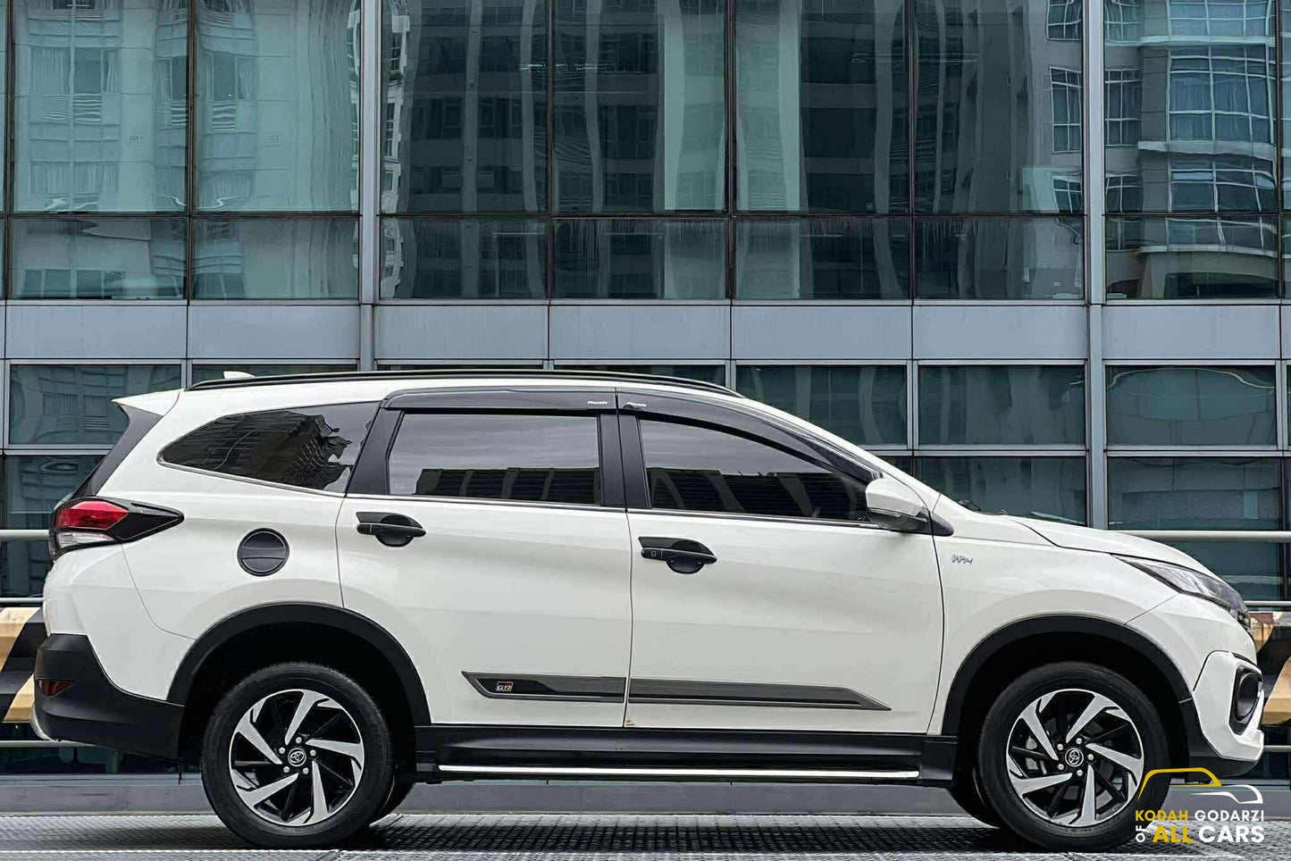 2025 Toyota Rush 1.5 GRS, Automatic, Gas