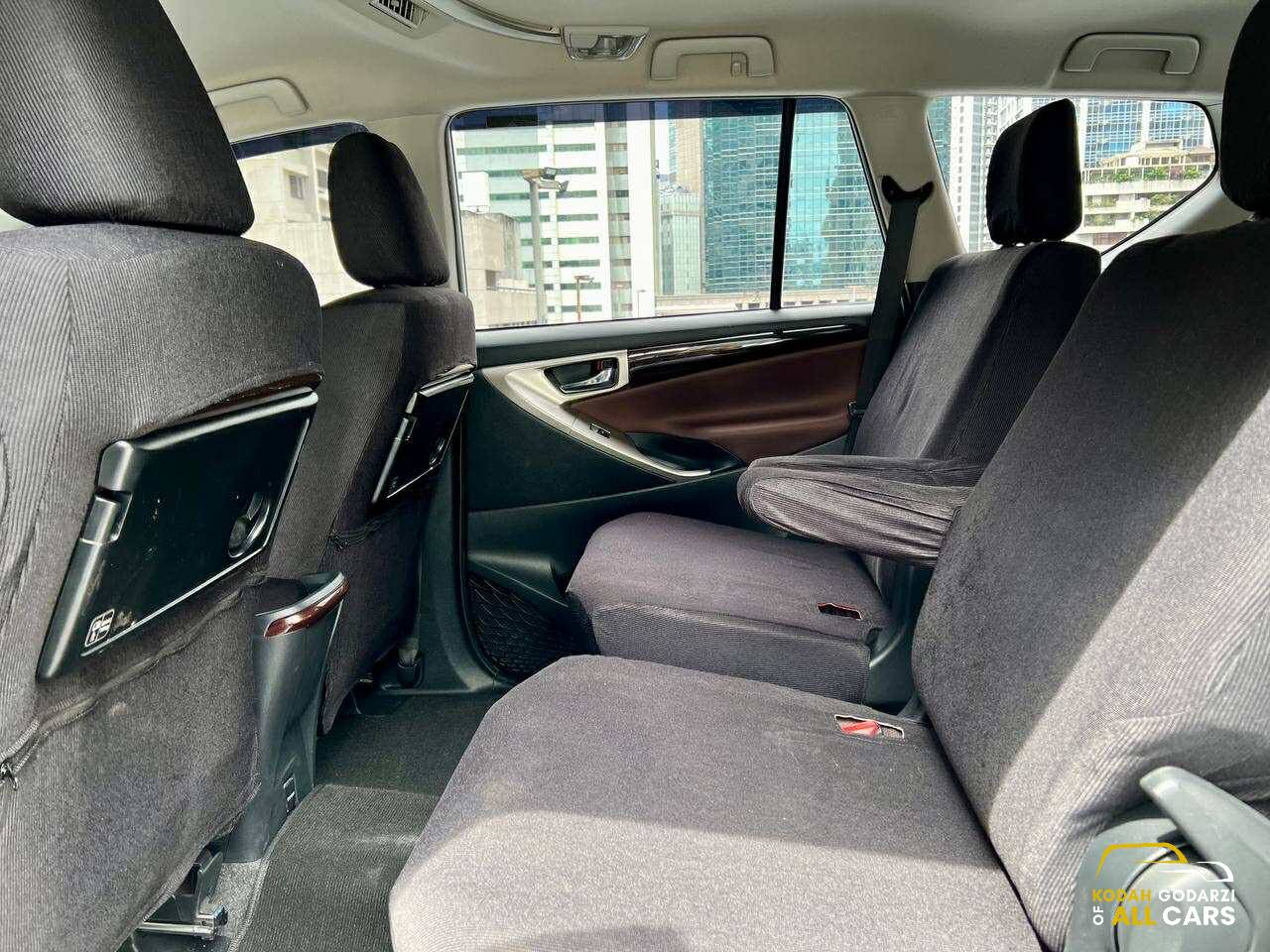 2022 Toyota Innova 2.8 V, Automatic, Diesel