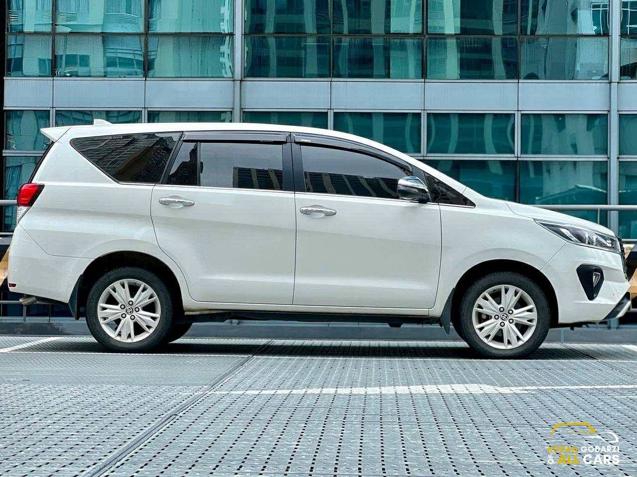 2022 Toyota Innova 2.8 V, Automatic, Diesel