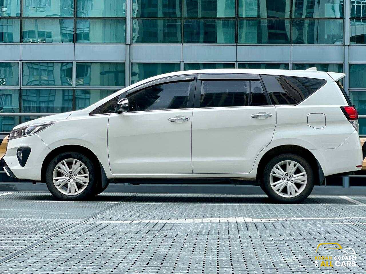 2022 Toyota Innova 2.8 V, Automatic, Diesel