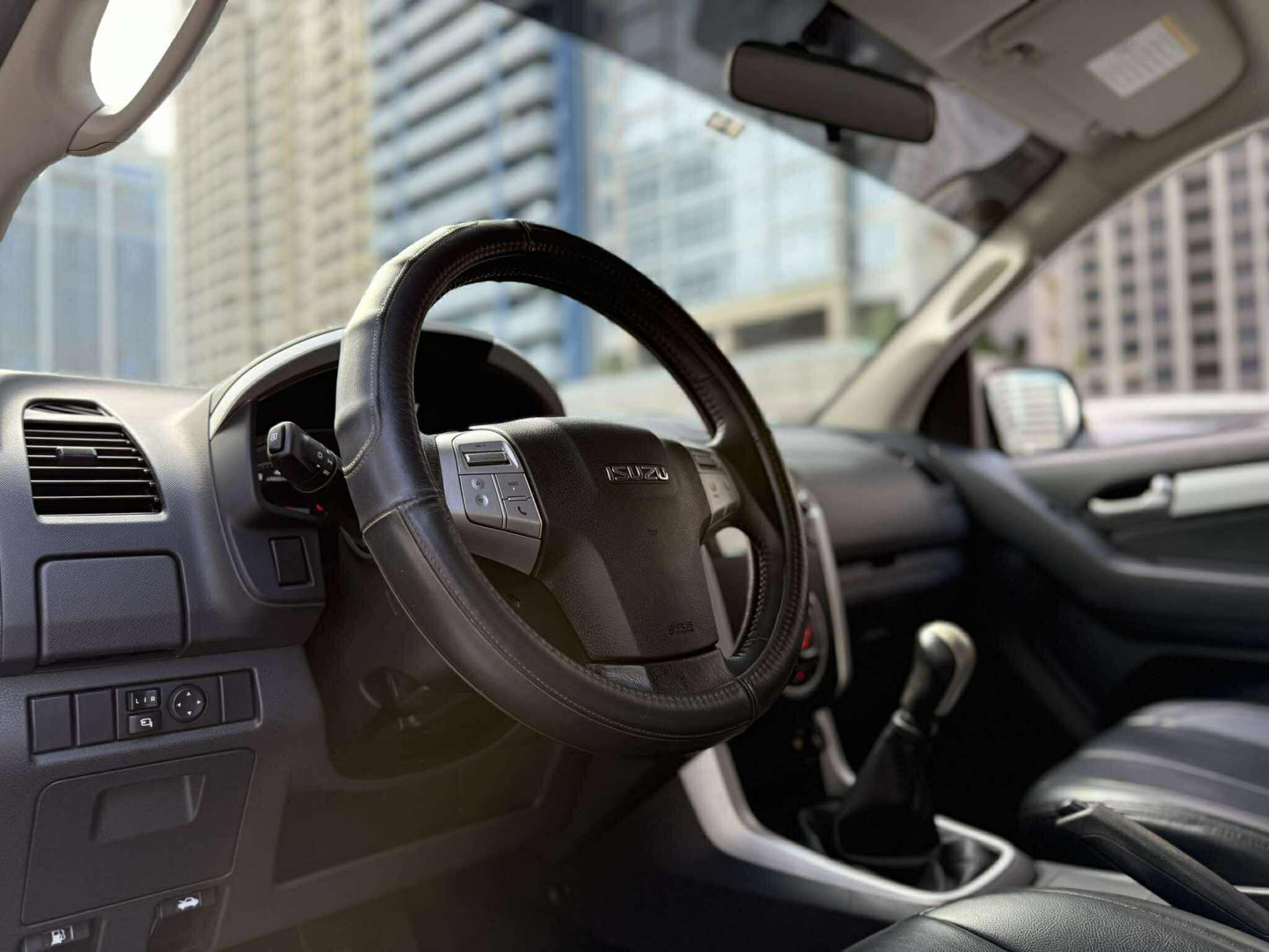 2018 Isuzu MUX LSA 4x2 2.5, Manual, Diesel