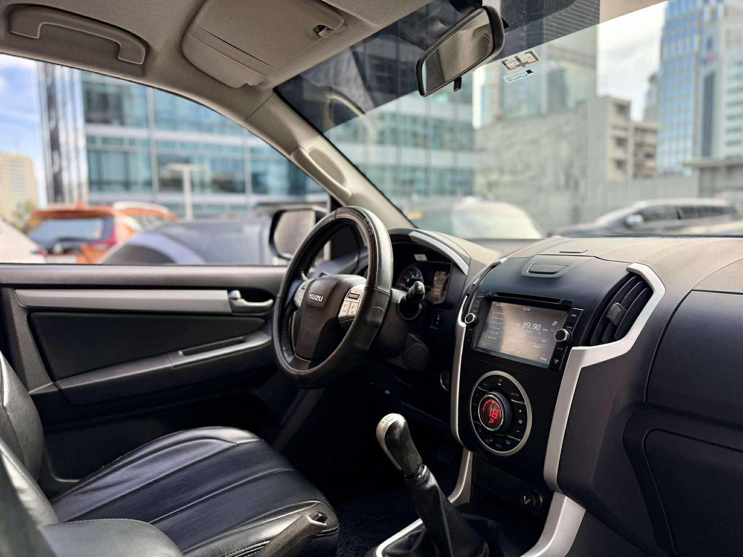 2018 Isuzu MUX LSA 4x2 2.5, Manual, Diesel