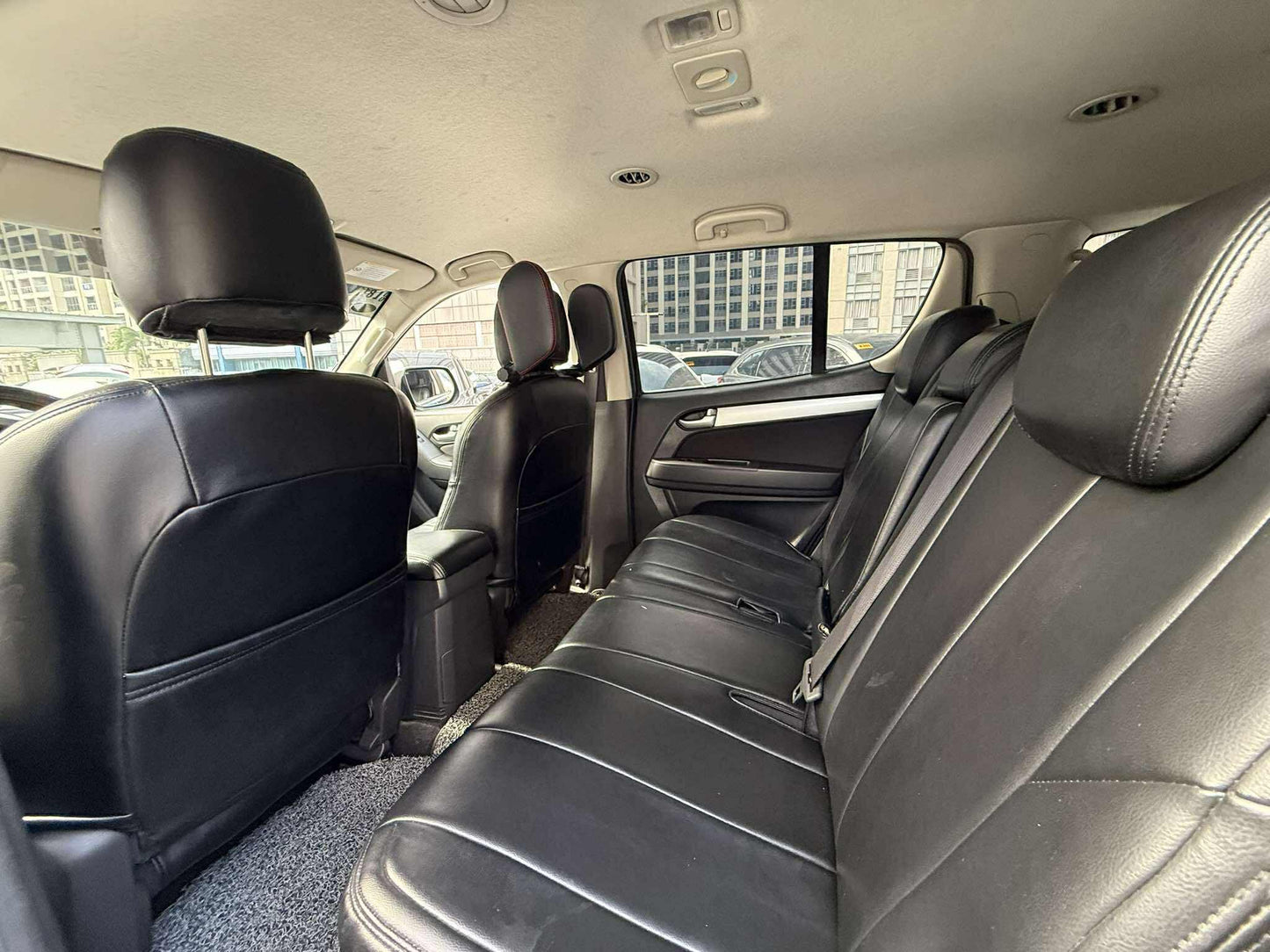 2018 Isuzu MUX LSA 4x2 2.5, Manual, Diesel