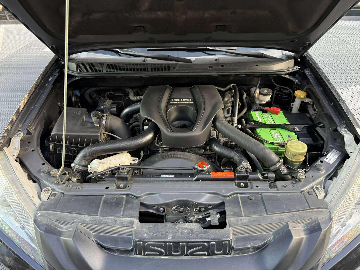 2018 Isuzu MUX LSA 4x2 2.5, Manual, Diesel