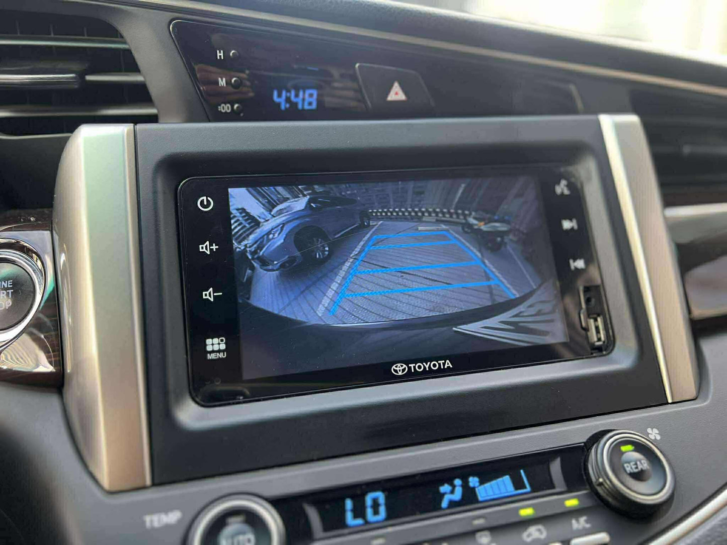 2022 Toyota Innova 2.8 V, Automatic, Diesel
