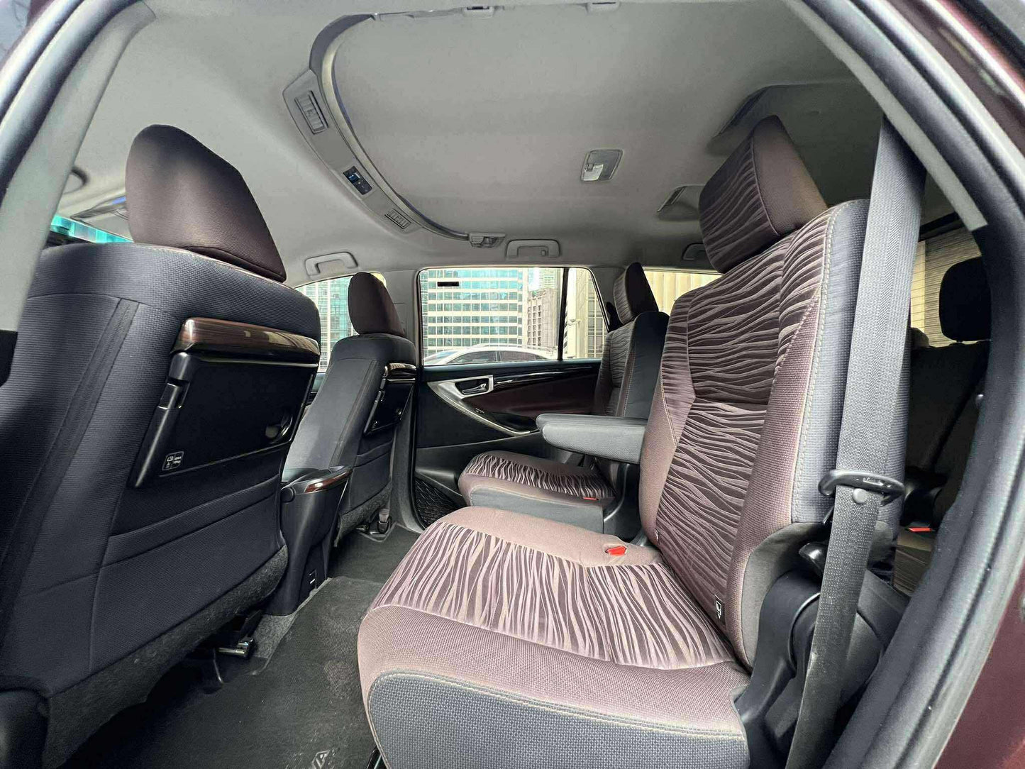 2022 Toyota Innova 2.8 V, Automatic, Diesel