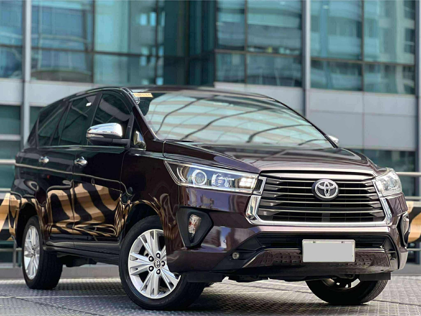 2022 Toyota Innova 2.8 V, Automatic, Diesel