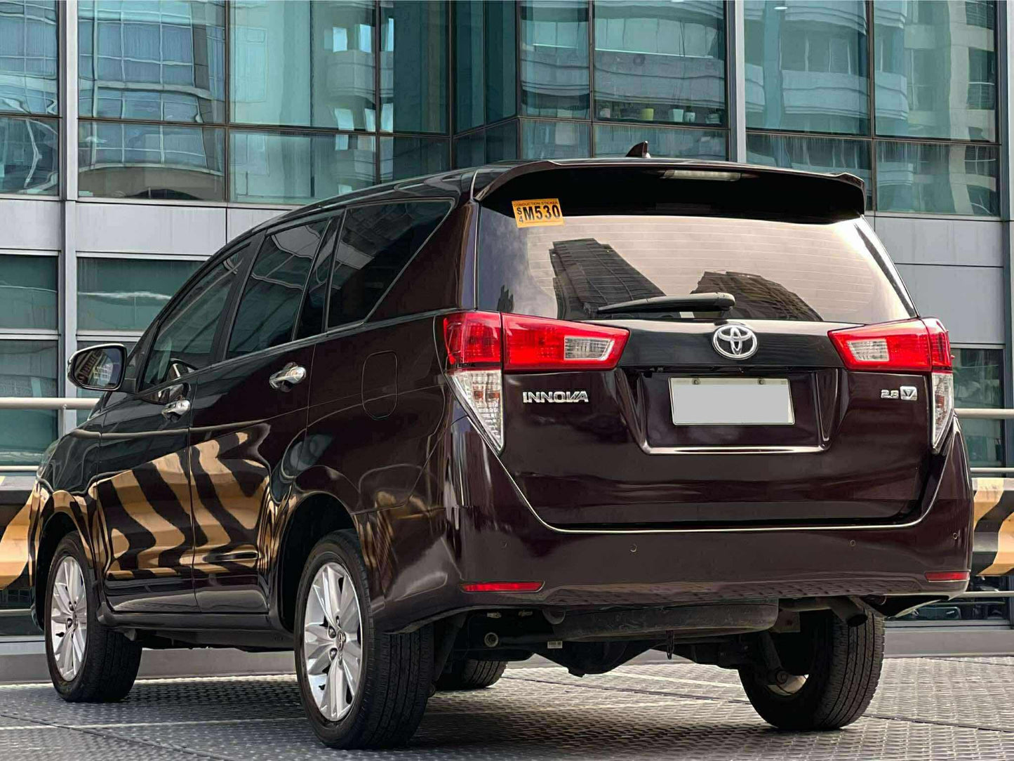 2022 Toyota Innova 2.8 V, Automatic, Diesel