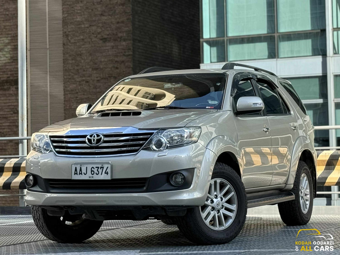 2014 Toyota Fortuner 2.4 V 4x2, Automatic, Diesel