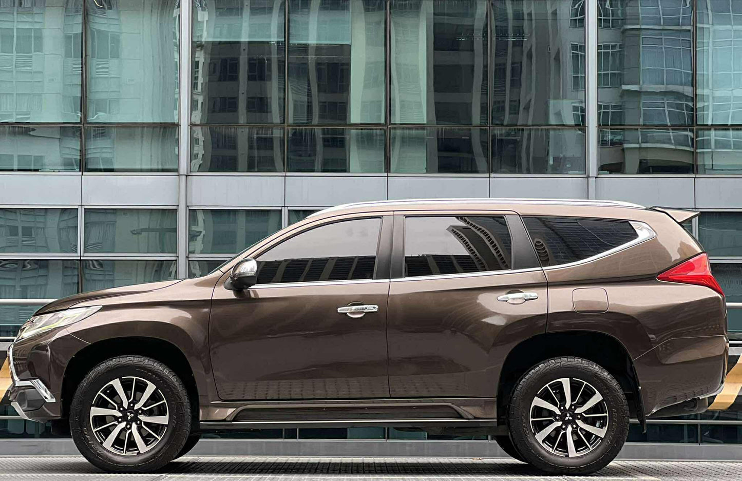 2016 Mitsubishi Montero GLS Premium 4x2, Automatic, Diesel