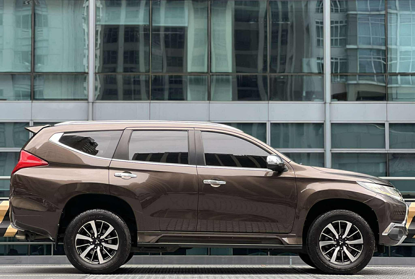 2016 Mitsubishi Montero GLS Premium 4x2, Automatic, Diesel