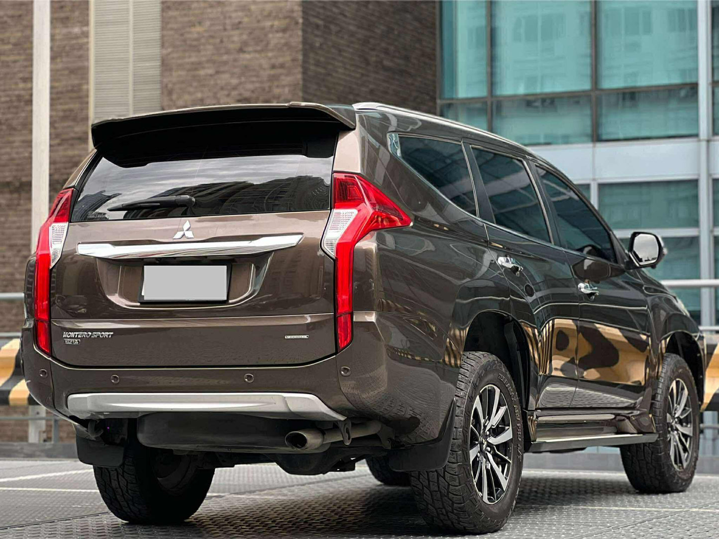 2016 Mitsubishi Montero GLS Premium 4x2, Automatic, Diesel