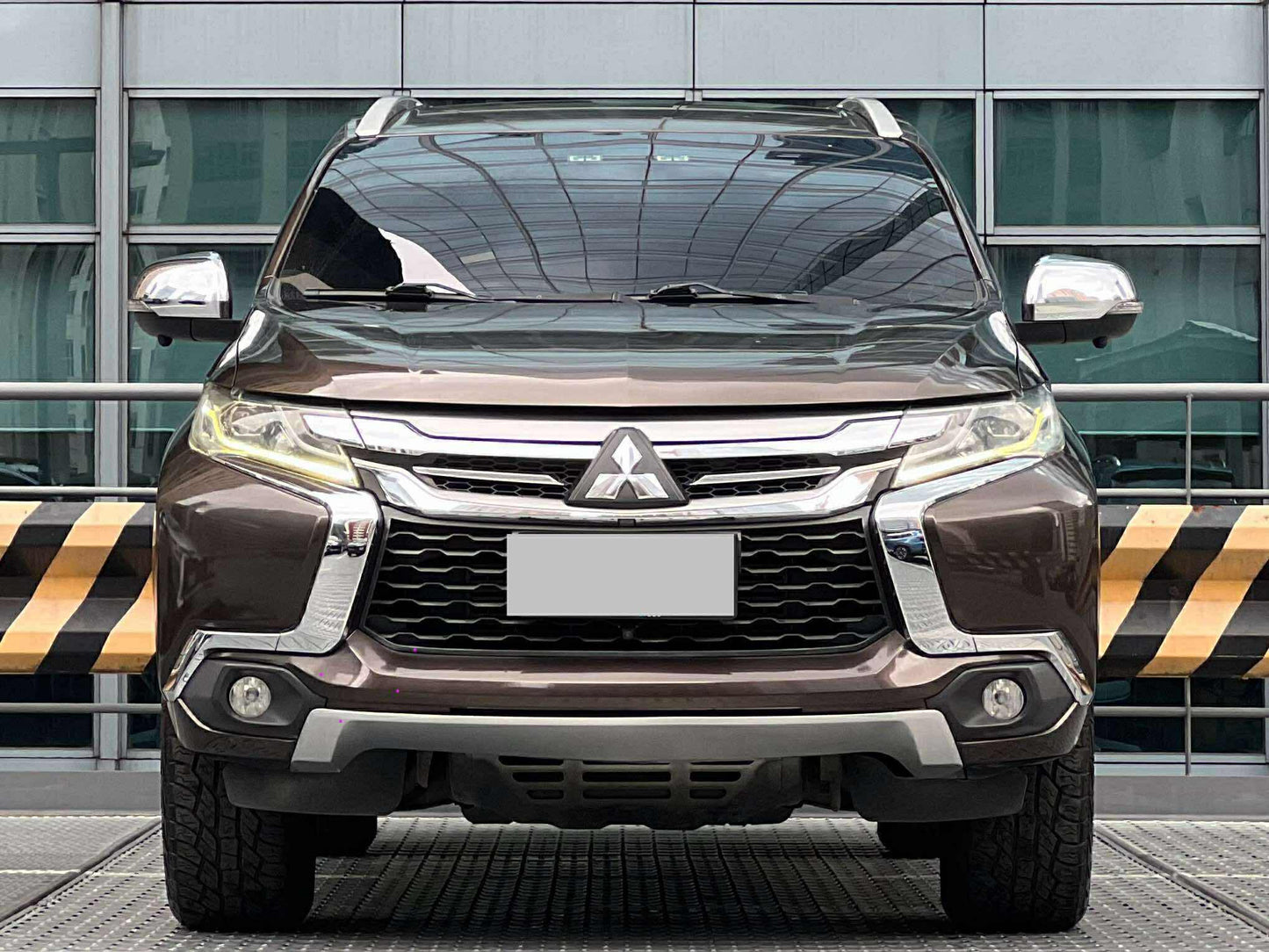 2016 Mitsubishi Montero GLS Premium 4x2, Automatic, Diesel