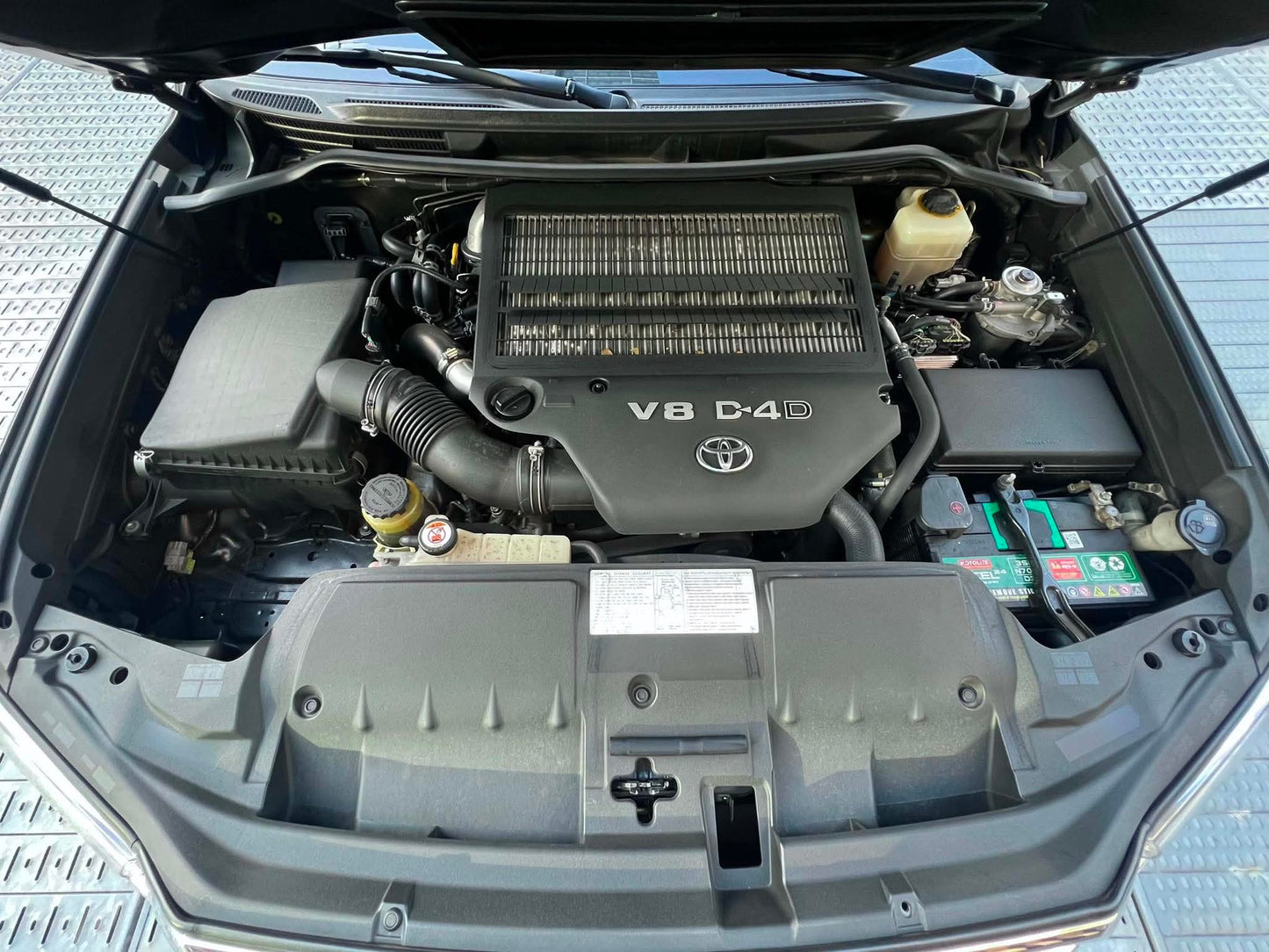 2017 Toyota Land Cruiser LC200 VX Premium 4x4 V8, Diesel Automatic