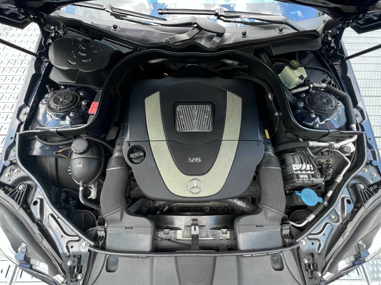 2010 Mercedes Benz E300 Avantgarde 3.0 V6, Automatic, Gas