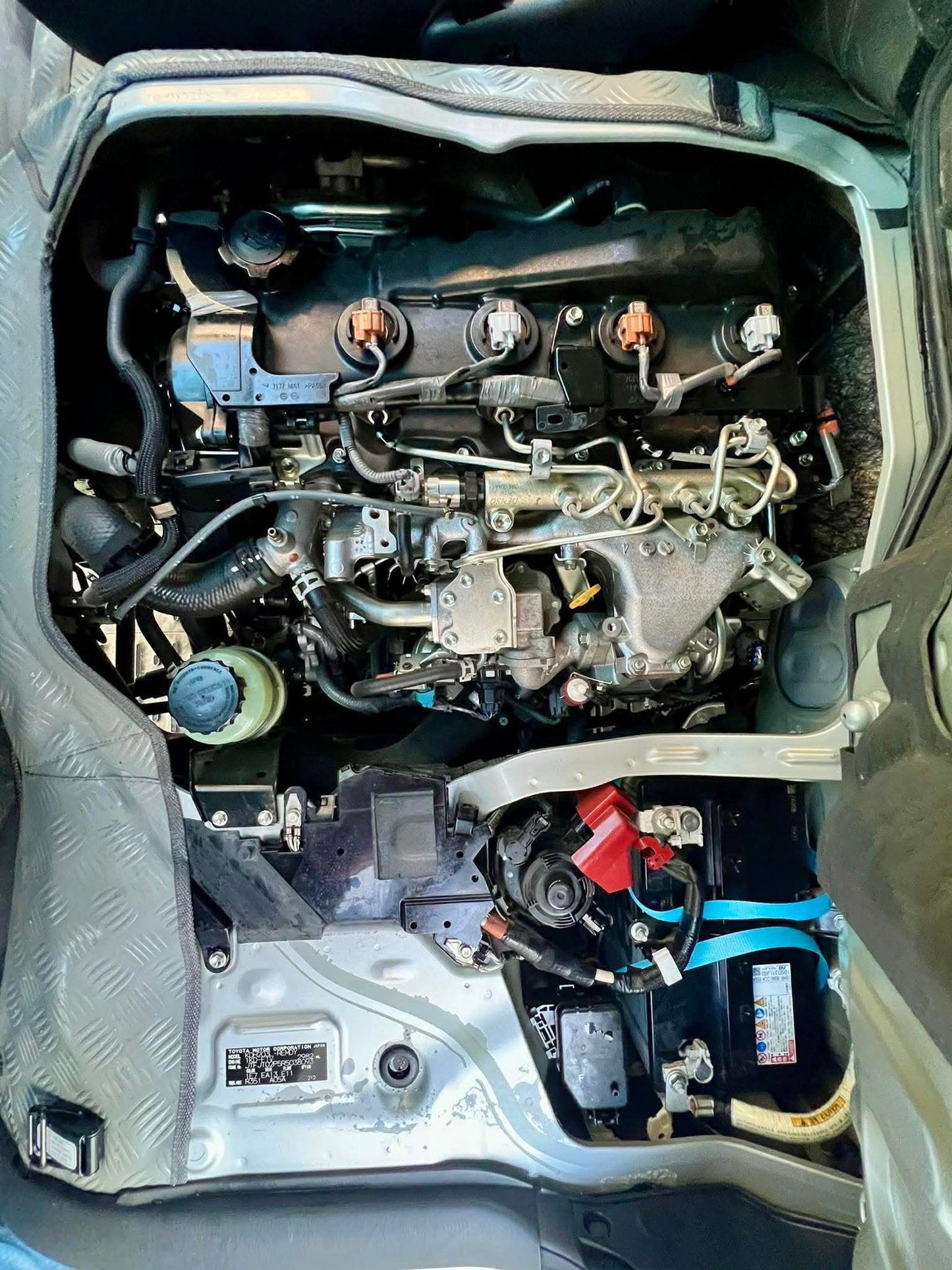2025 Toyota HiAce Commuter 3.0, Manual, Diesel
