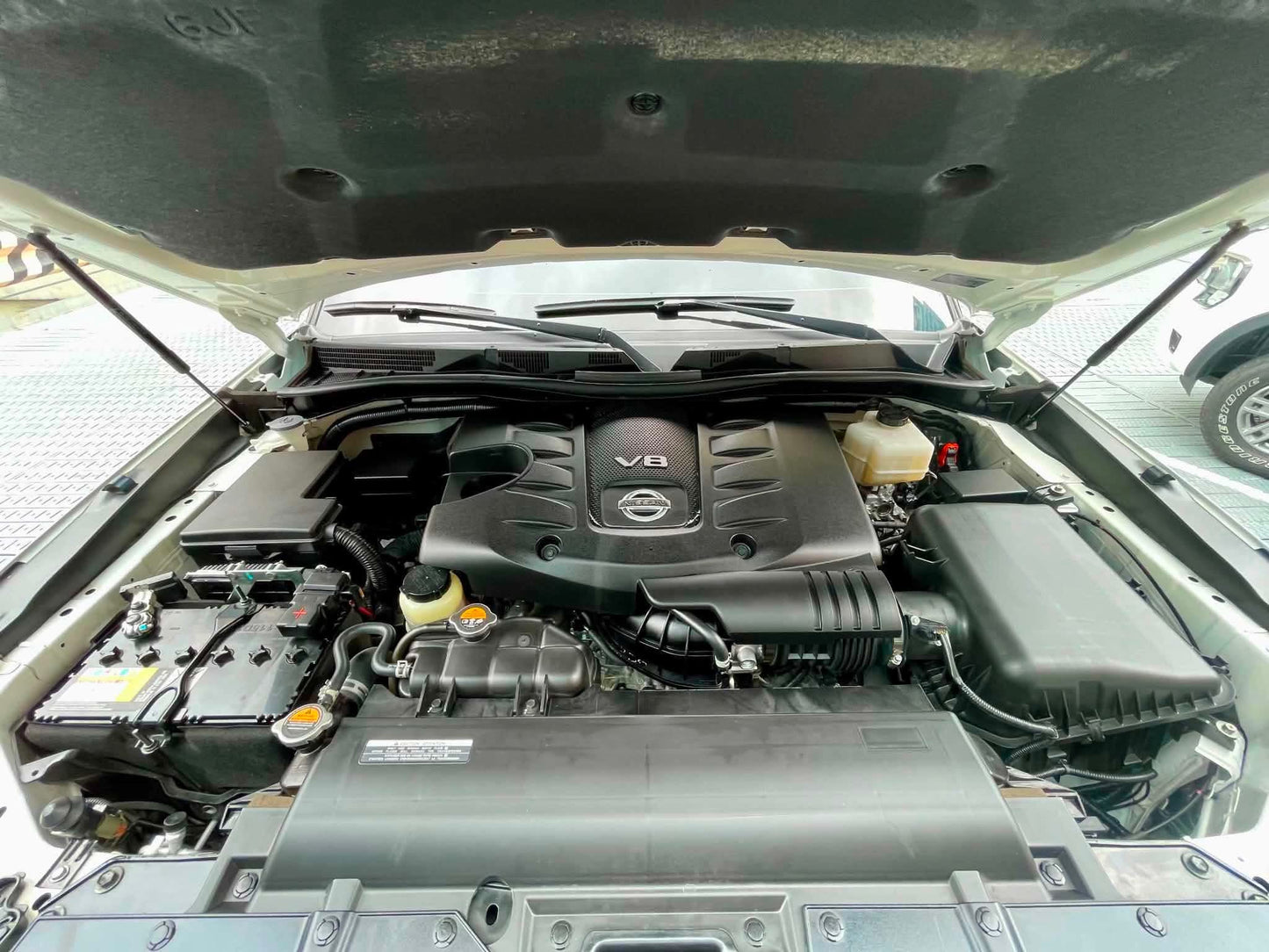 2024 Nissan Patrol Roya LE 5.6L 4X4, Automatic, Gas