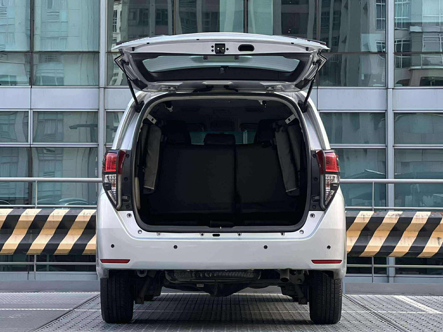 2017 Toyota Innova 2.8 E, Automatic, Diesel