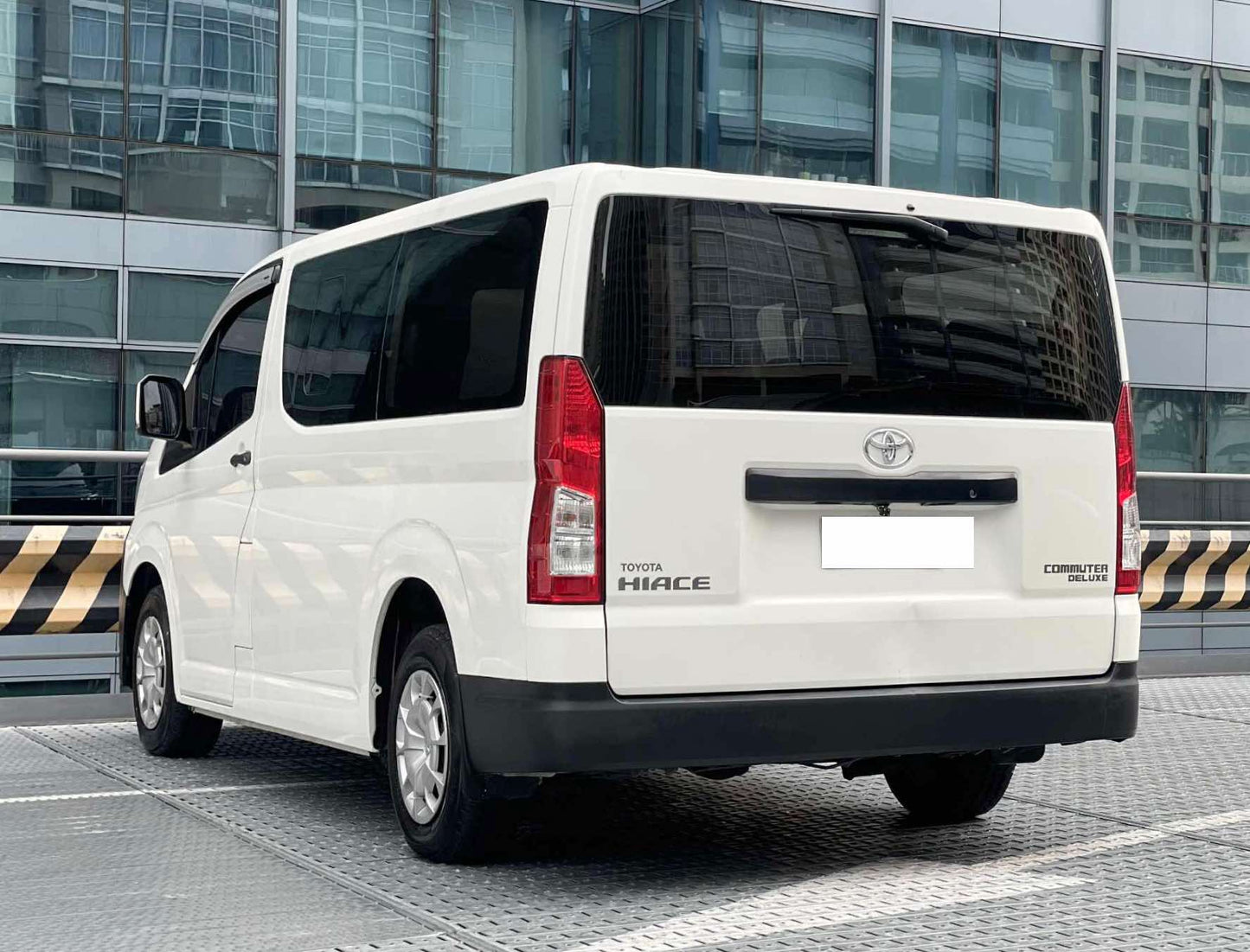 2019 Toyota Hiace Commuter Deluxe 2.8, Manual, Diesel