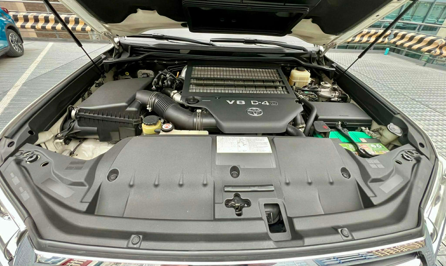 2017 Toyota Land Cruiser LC200 V8, Automatic, Diesel