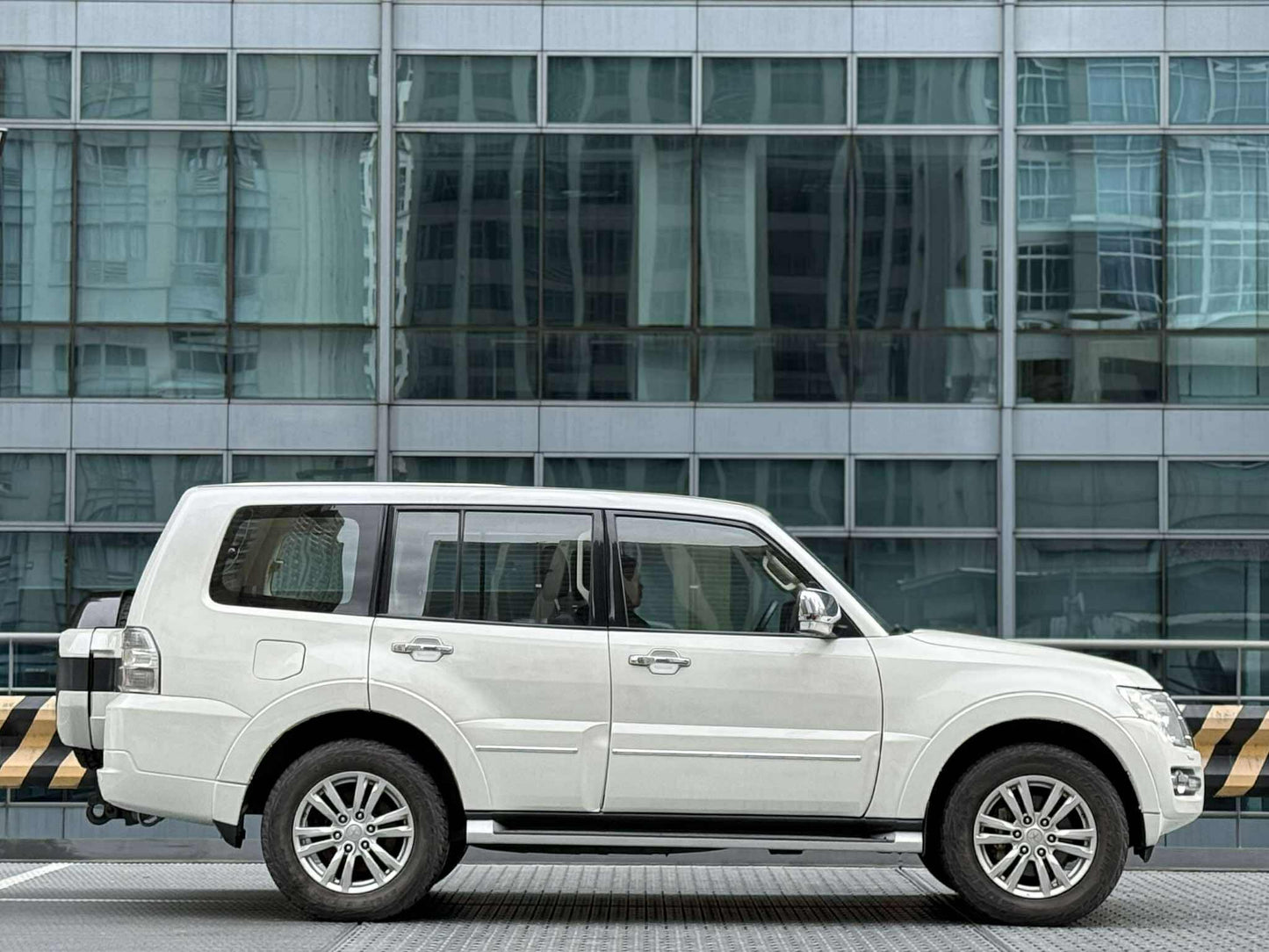 2015 Mitsubishi Pajero 3.2 GLS 4x4, Automatic, Diesel