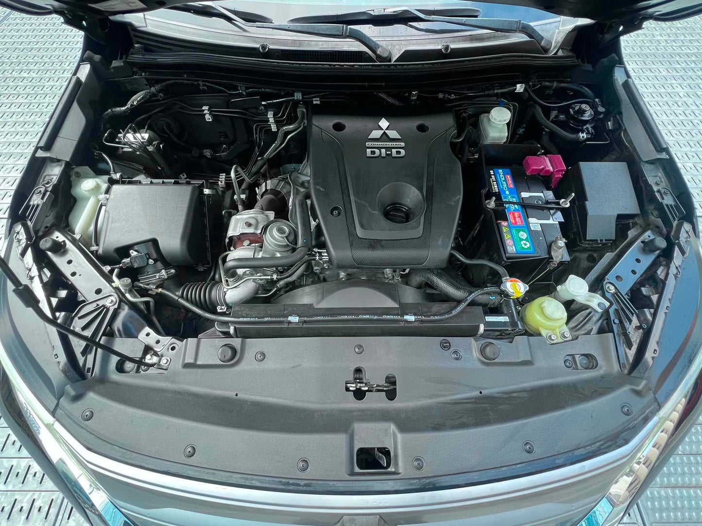 2020 Mitsubishi Montero Sport GLS,Automatic Diesel