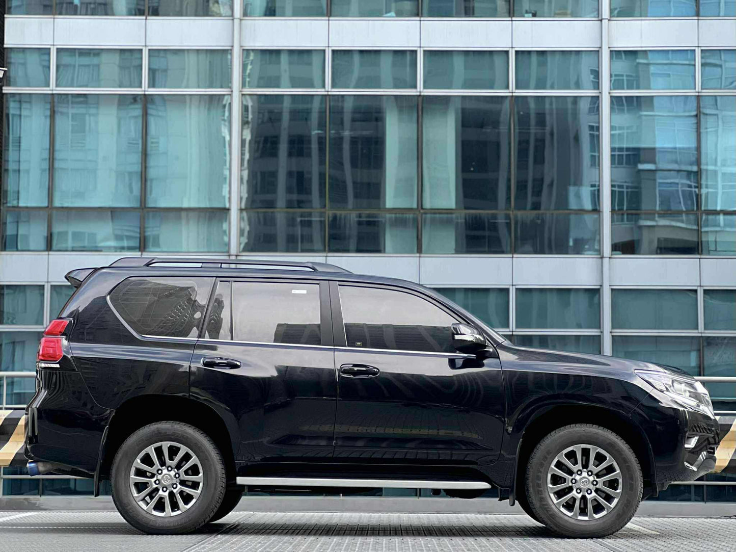 2018 Toyota Land Cruiser Prado 4.0 VX, Automatic, Gas