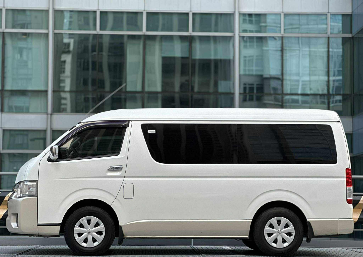 2018 Toyota GL Grandia 3.0, Automatic, Diesel