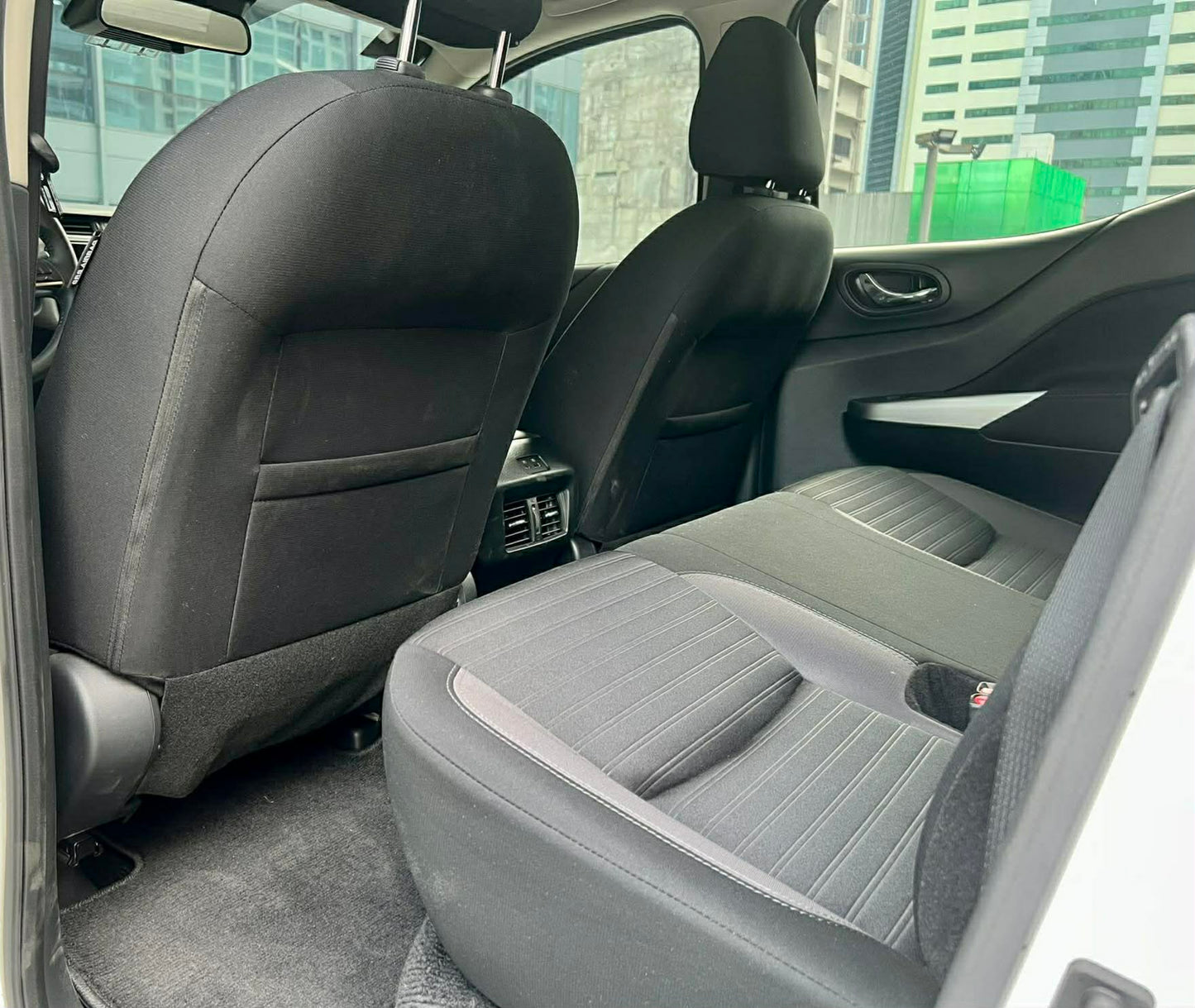 2025 Nissan Navara 2.5 VE Calibre 4xPro look, Automatic, Diesel