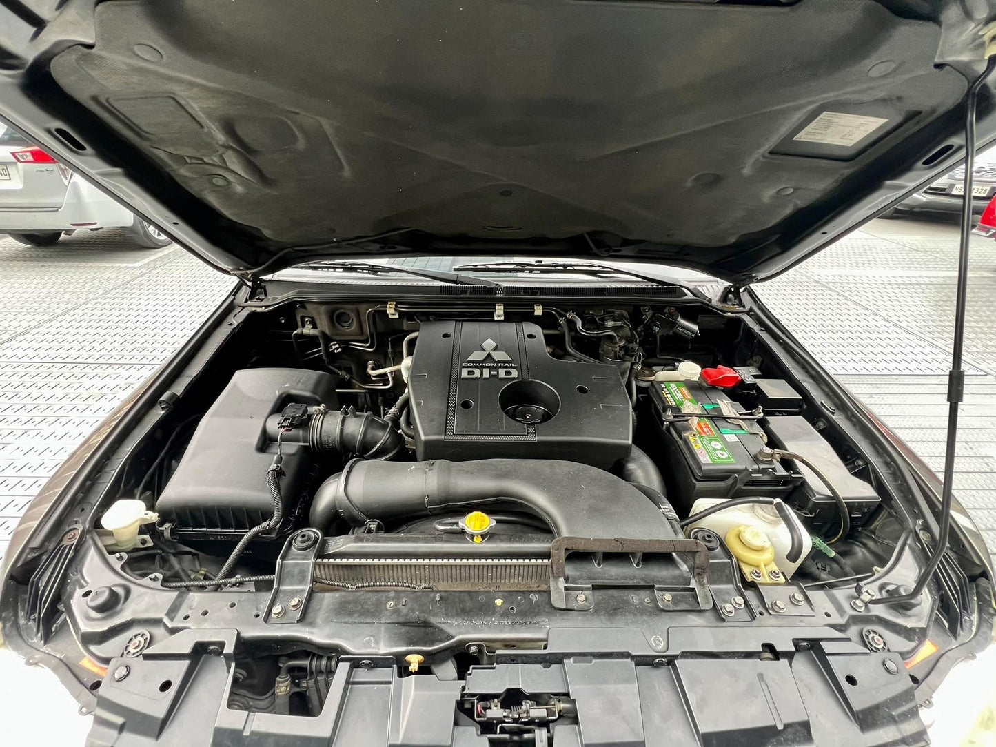 2013 Mitsubishi Pajero GLS 4x4 3.2, Automatic, Diesel