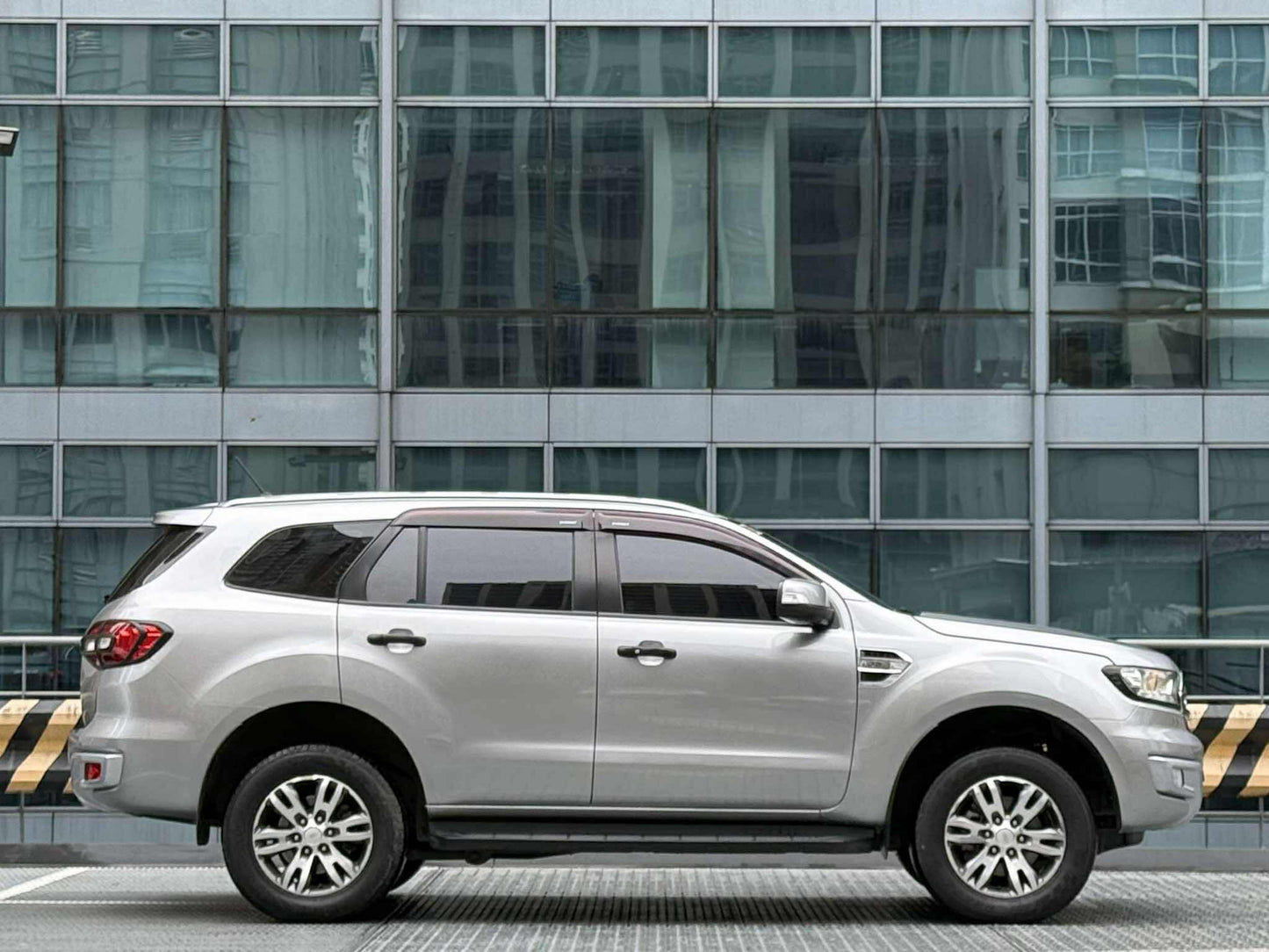 2018 Ford Everest Trend 4x2 2.2,
Automatic, Diesel