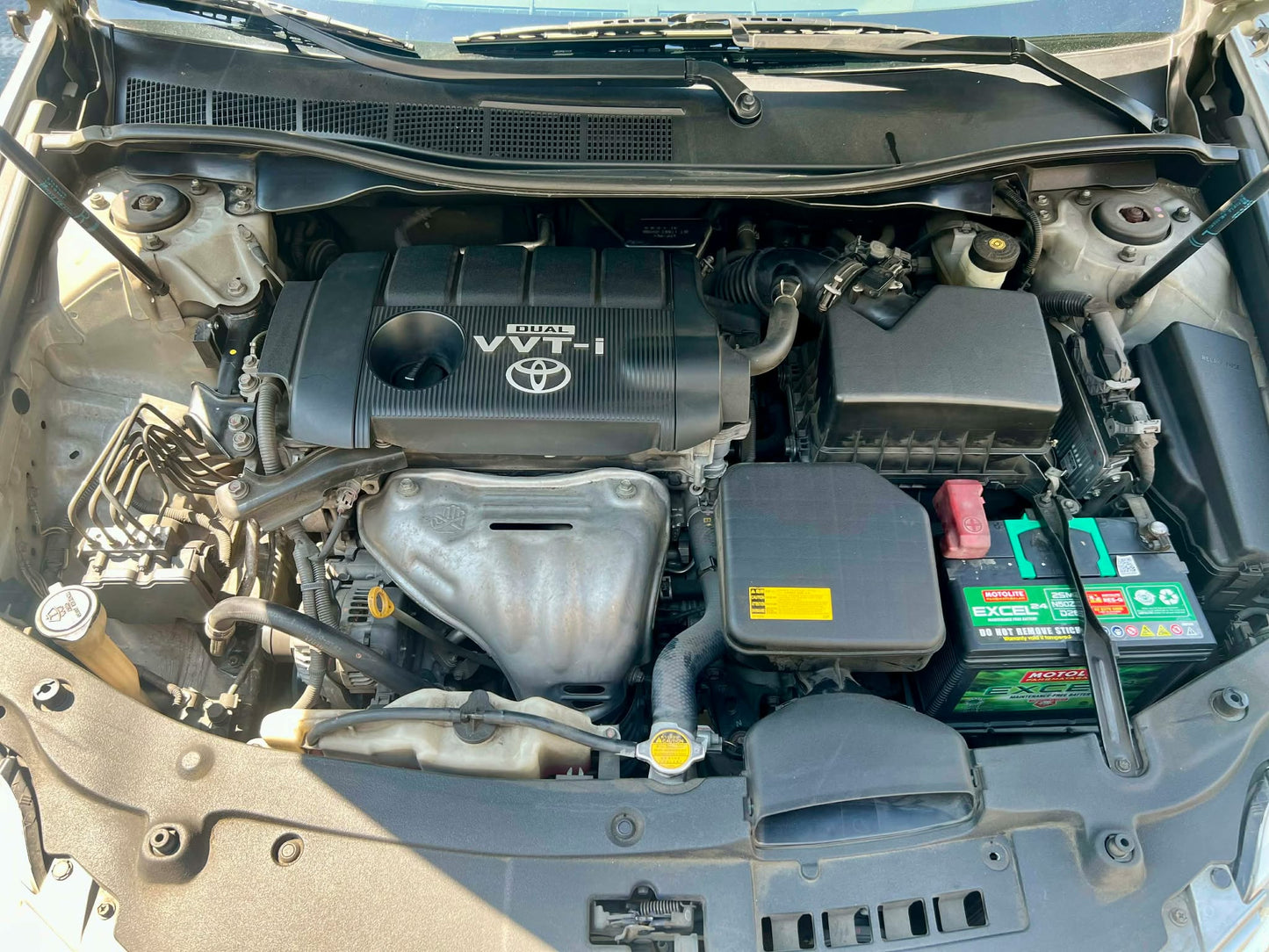 2013 Toyota Camty 2.5 V, Automatic, Gas