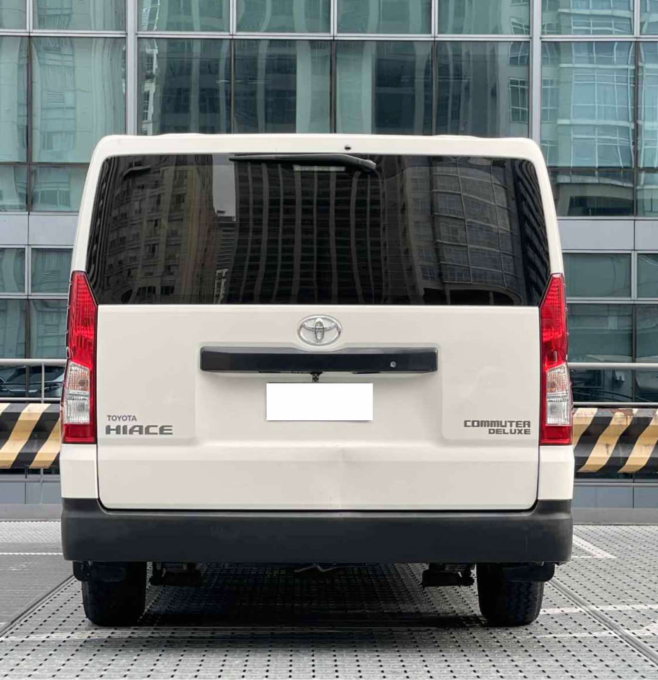 2019 Toyota Hiace Commuter Deluxe 2.8, Manual, Diesel