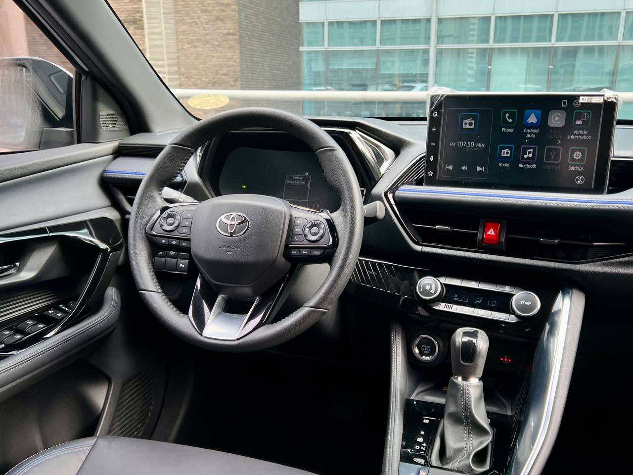 2024 Toyota Yaris Cross 1.5 V, Automatic, Gas
