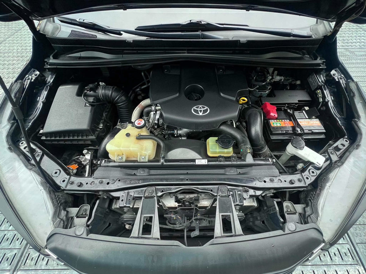 2022 Toyota Innova 2.8 E, Automatic, Diesel