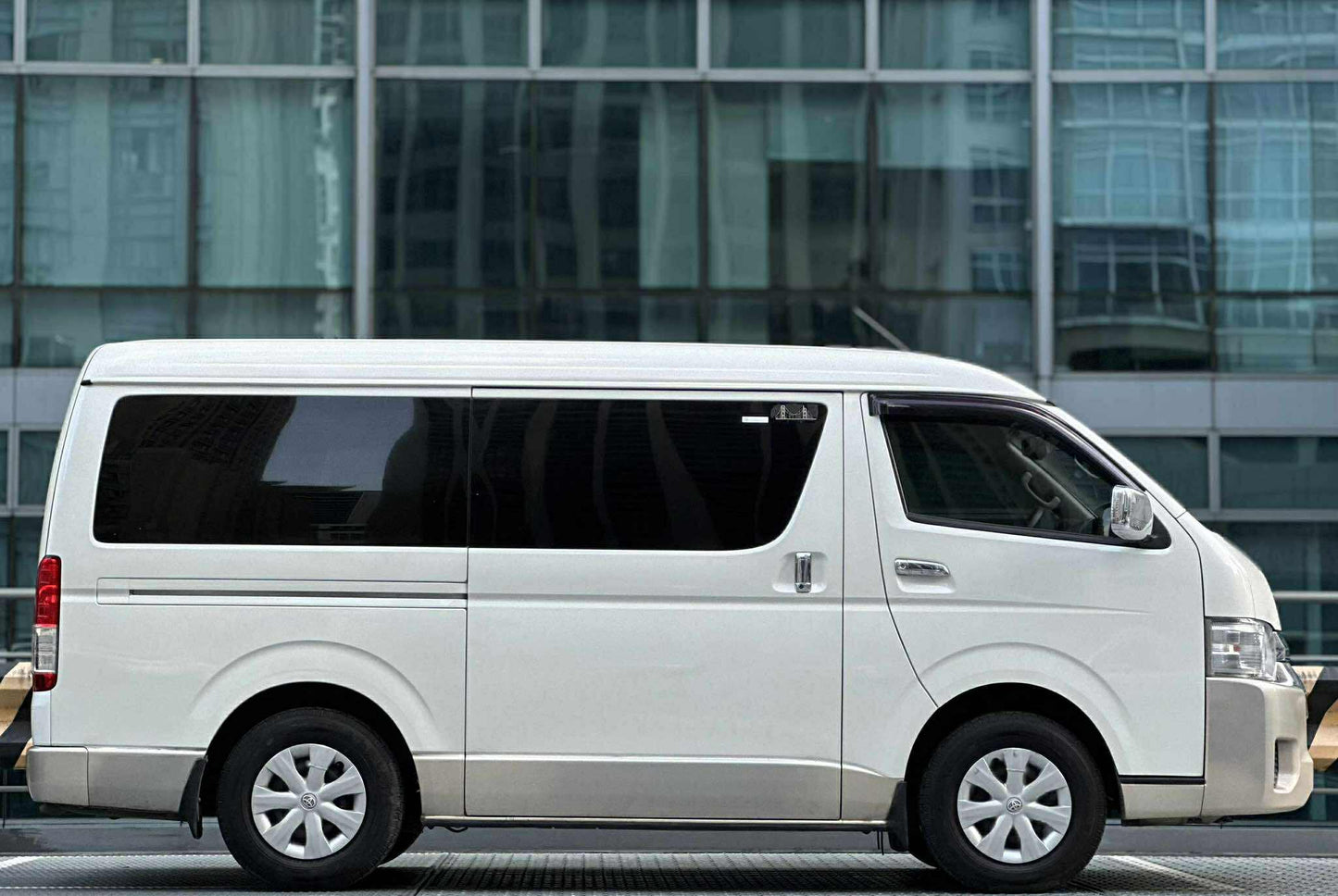 2018 Toyota GL Grandia 3.0, Automatic, Diesel