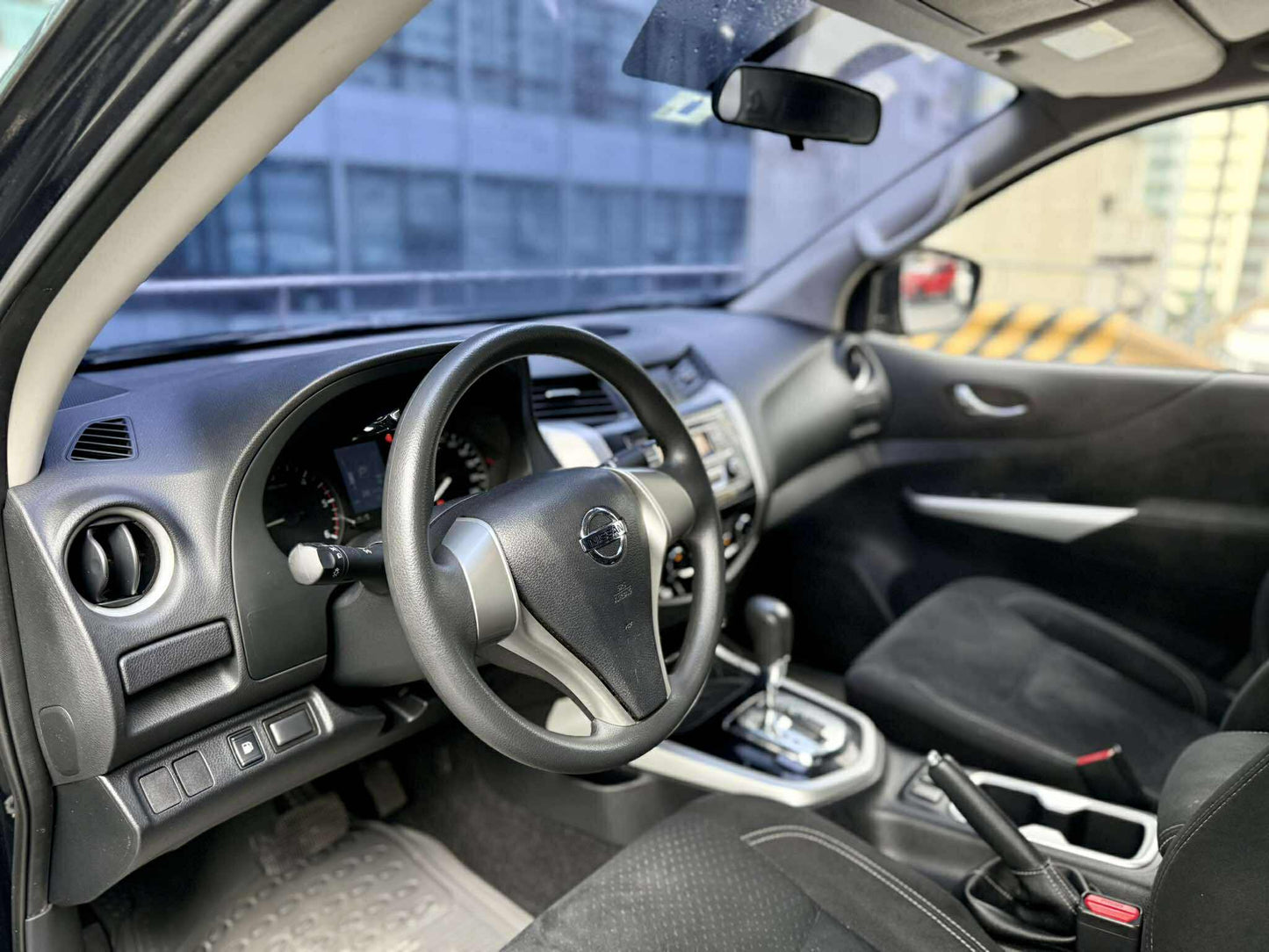 2017 Nissan Navara EL 4x2 2.5, Automatic, Diesel