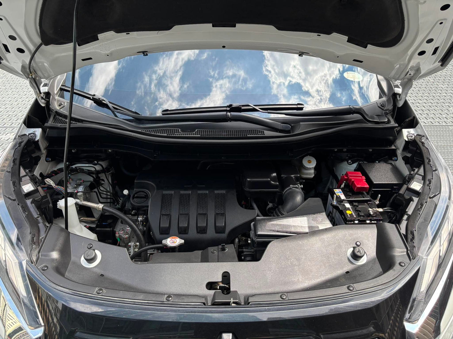 2025 Mitsubishi Xpander Cross 1.5, Automatic, Gas