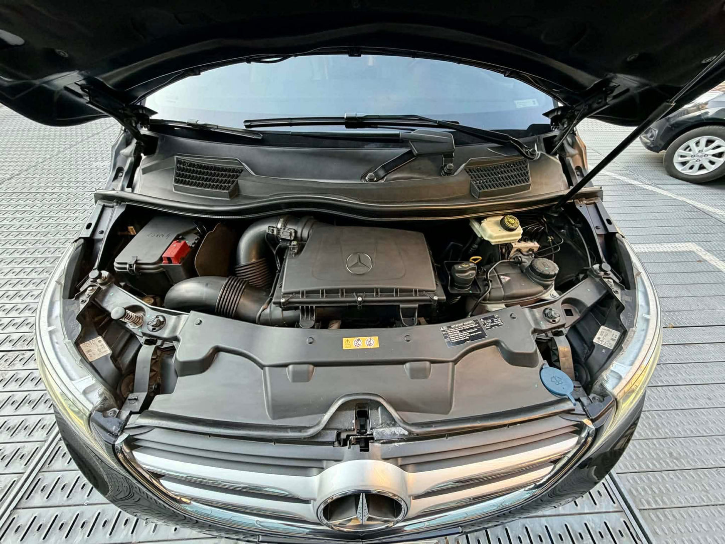 2017 Mercedes Benz V220 CDI Avantgarde, Automatic, Diesel