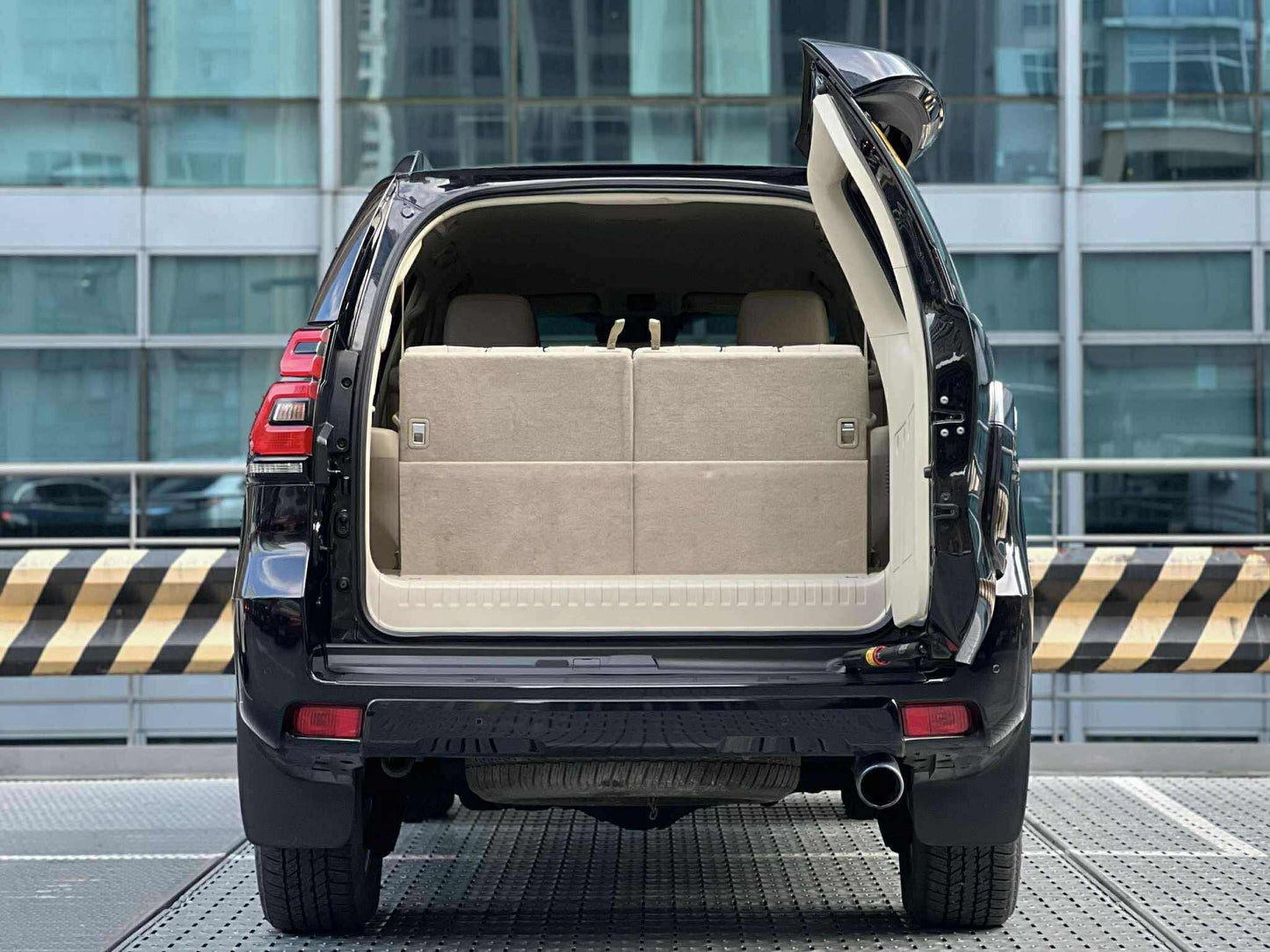 2018 Toyota Land Cruiser Prado 4.0 VX, Automatic, Gas