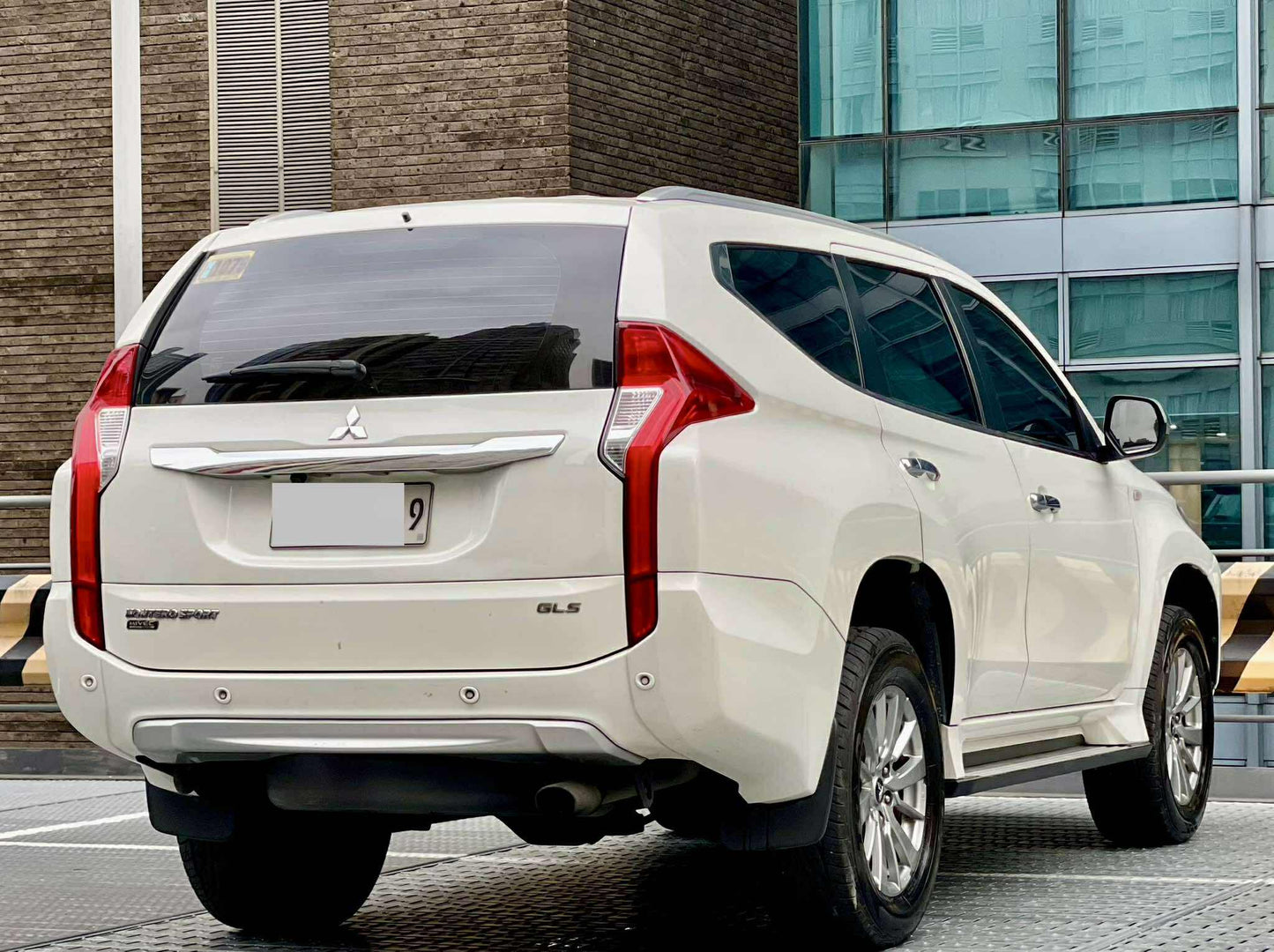 2016 Mitsubishi Montero GLS Sport, Automatic, Diesel