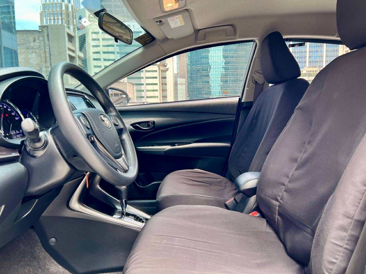 2019 Toyota Hiace Commuter Deluxe 2.8, Manual, Diesel