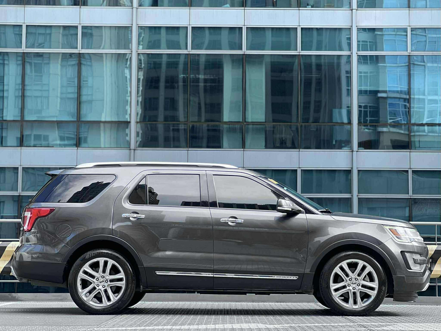 2017 Ford Explorer 2.3 Ecoboost, Automatic, Gas