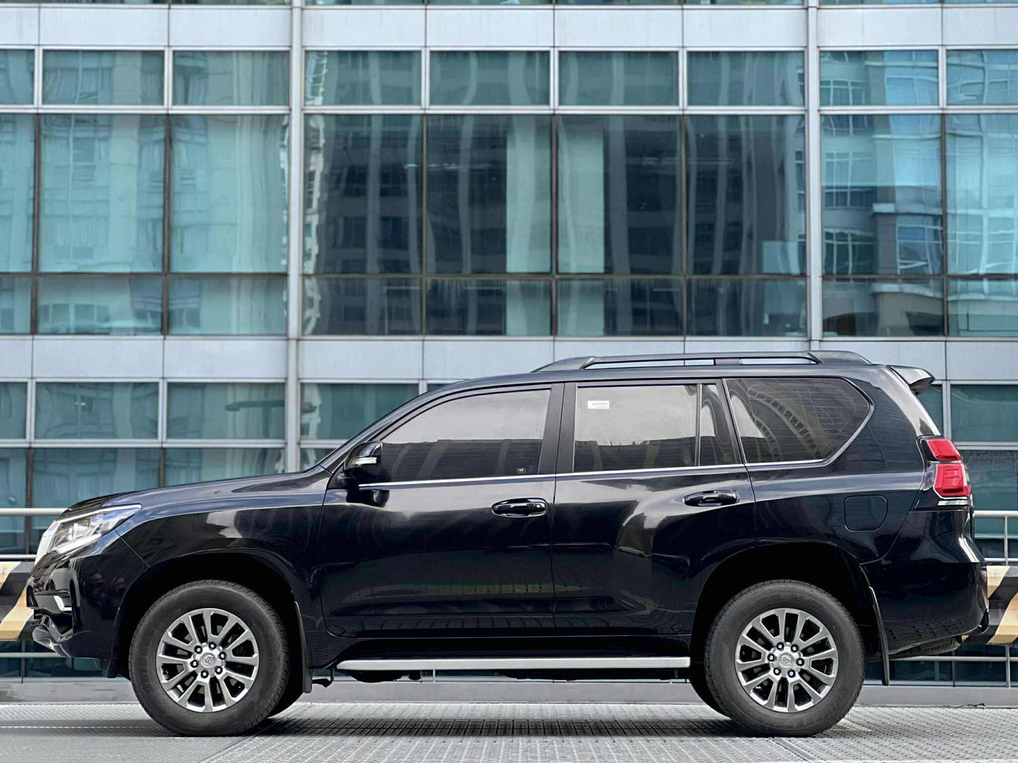 2018 Toyota Land Cruiser Prado 4.0 VX, Automatic, Gas