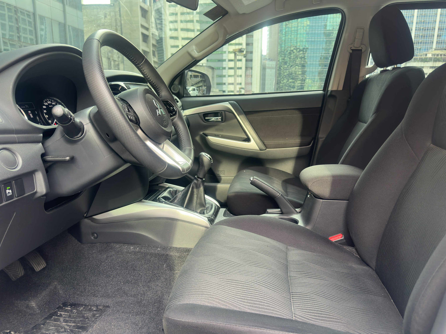 2025 Mitsubishi Montero 2.4D GLX 2WD, Manual, Diesel