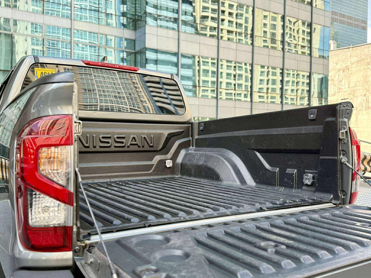 2025 Nissan Navara 2.5 VE Calibre, Automatic, Diesel