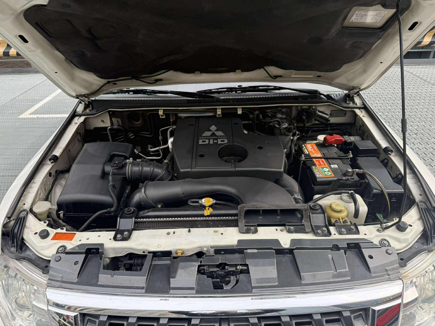 2015 Mitsubishi Pajero 3.2 GLS 4x4, Automatic, Diesel