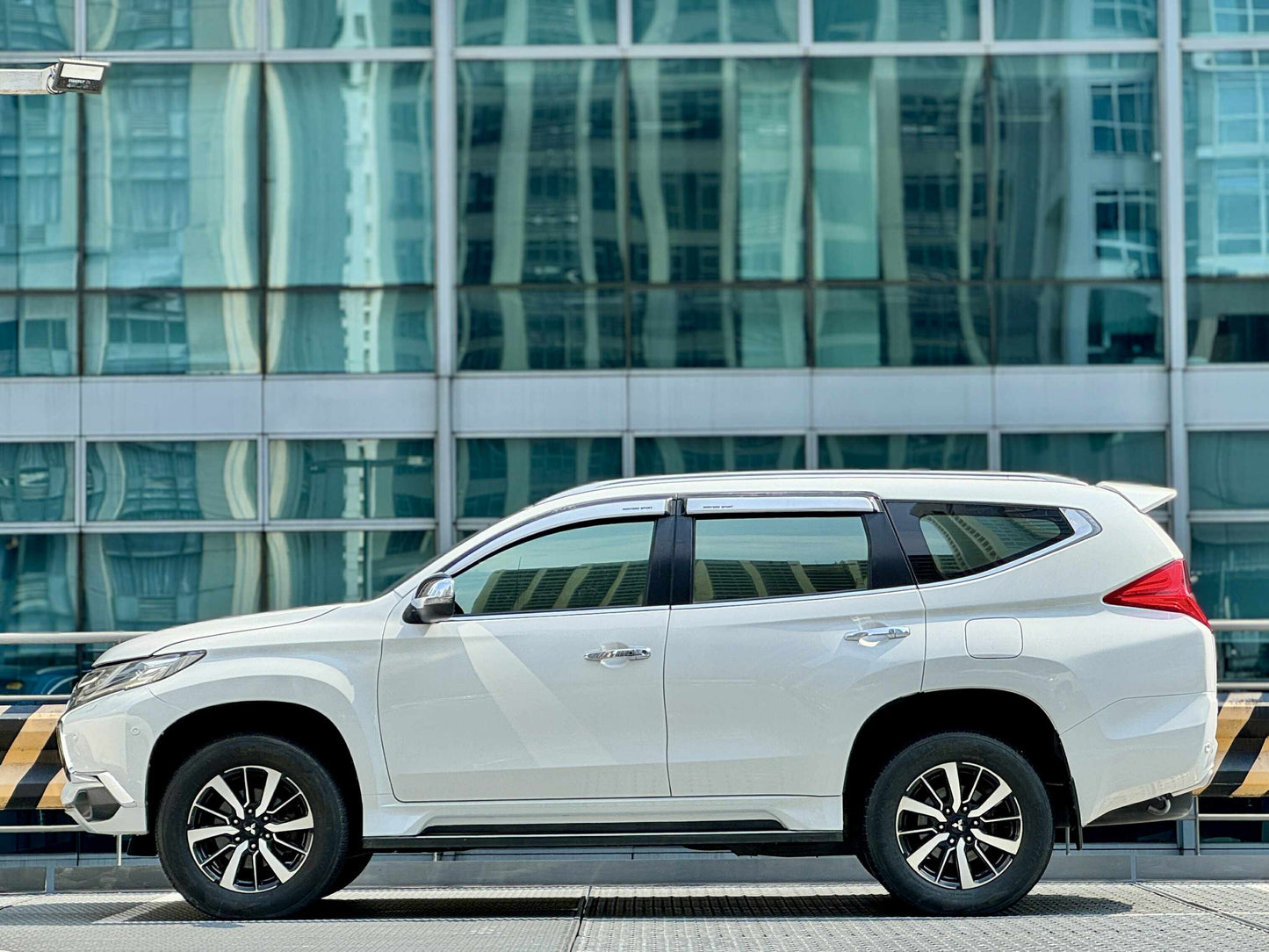 2017 Mitsubishi Montero GT 4x4 2.5, Automatic, Diesel