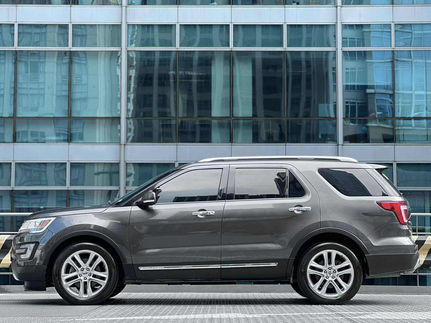 2017 Ford Explorer 2.3 Ecoboost, Automatic, Gas