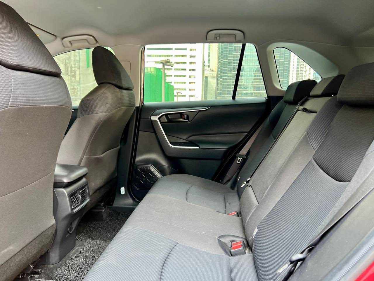 2019 Toyota Rav 4 4x2, Automatic, Gas